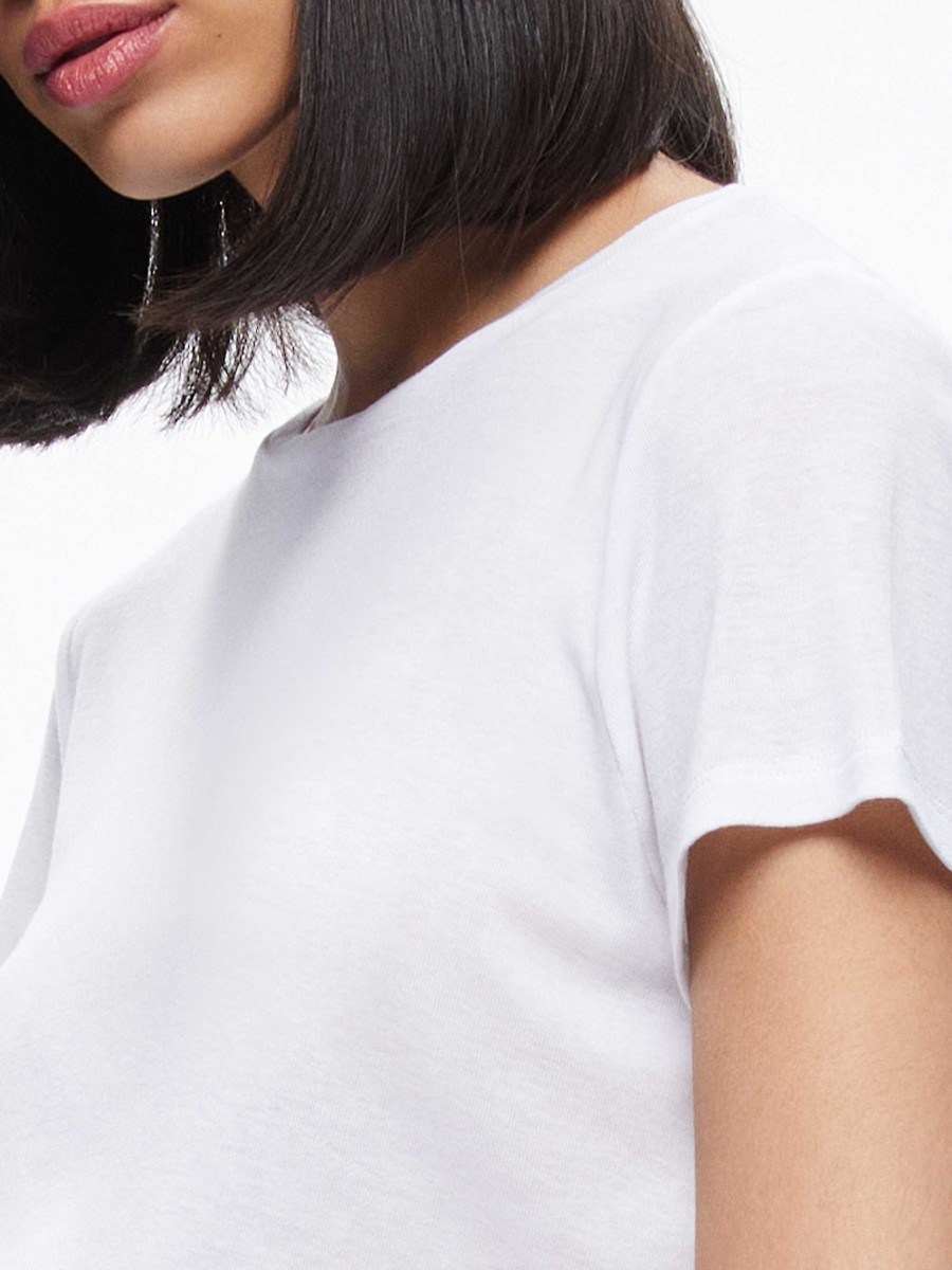 Alice and Olivia Cindy Classic Cropped Tee | Tops